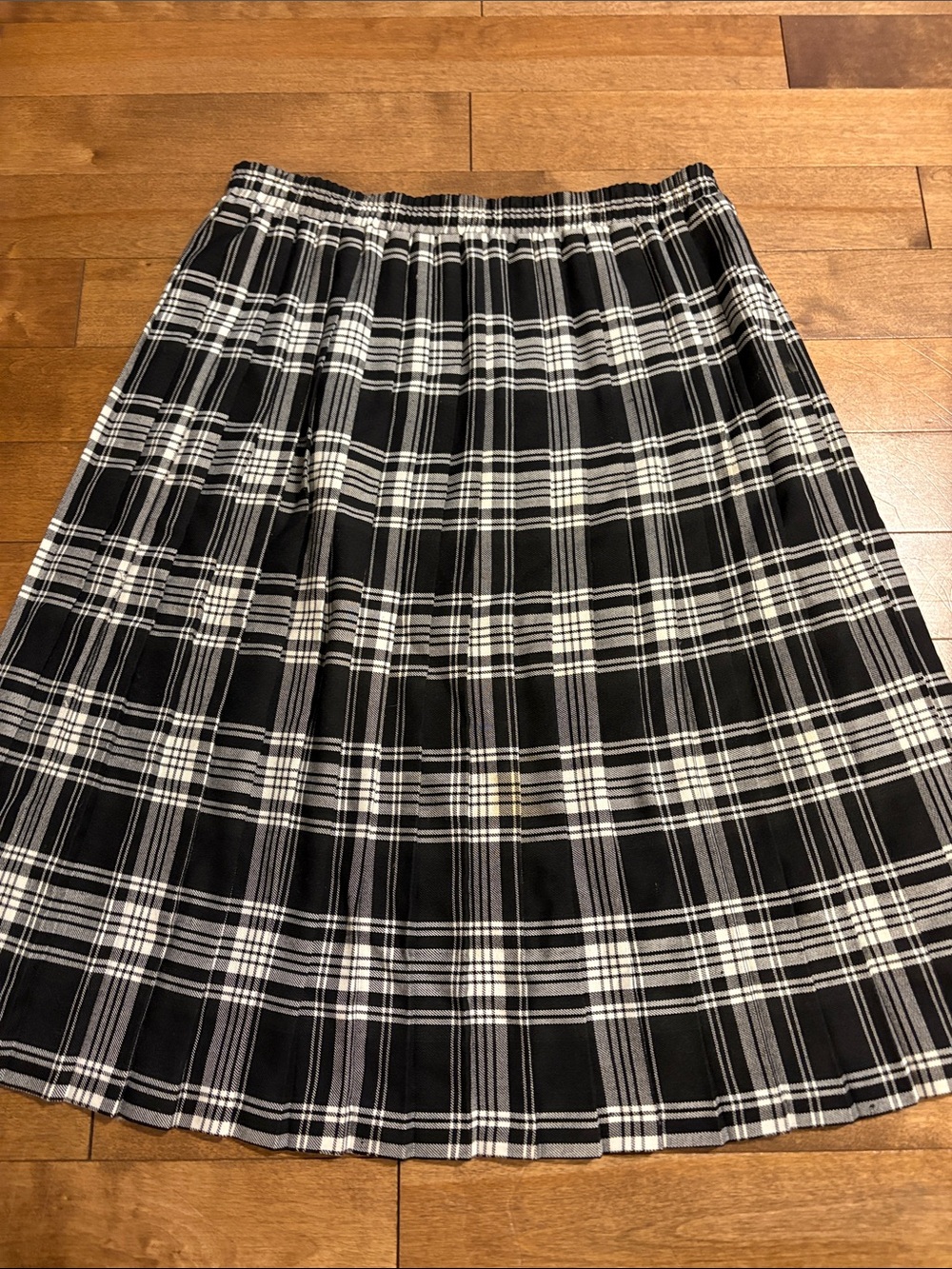 Black & White Plaid Pleated Skirt - Classic Women's Skirt